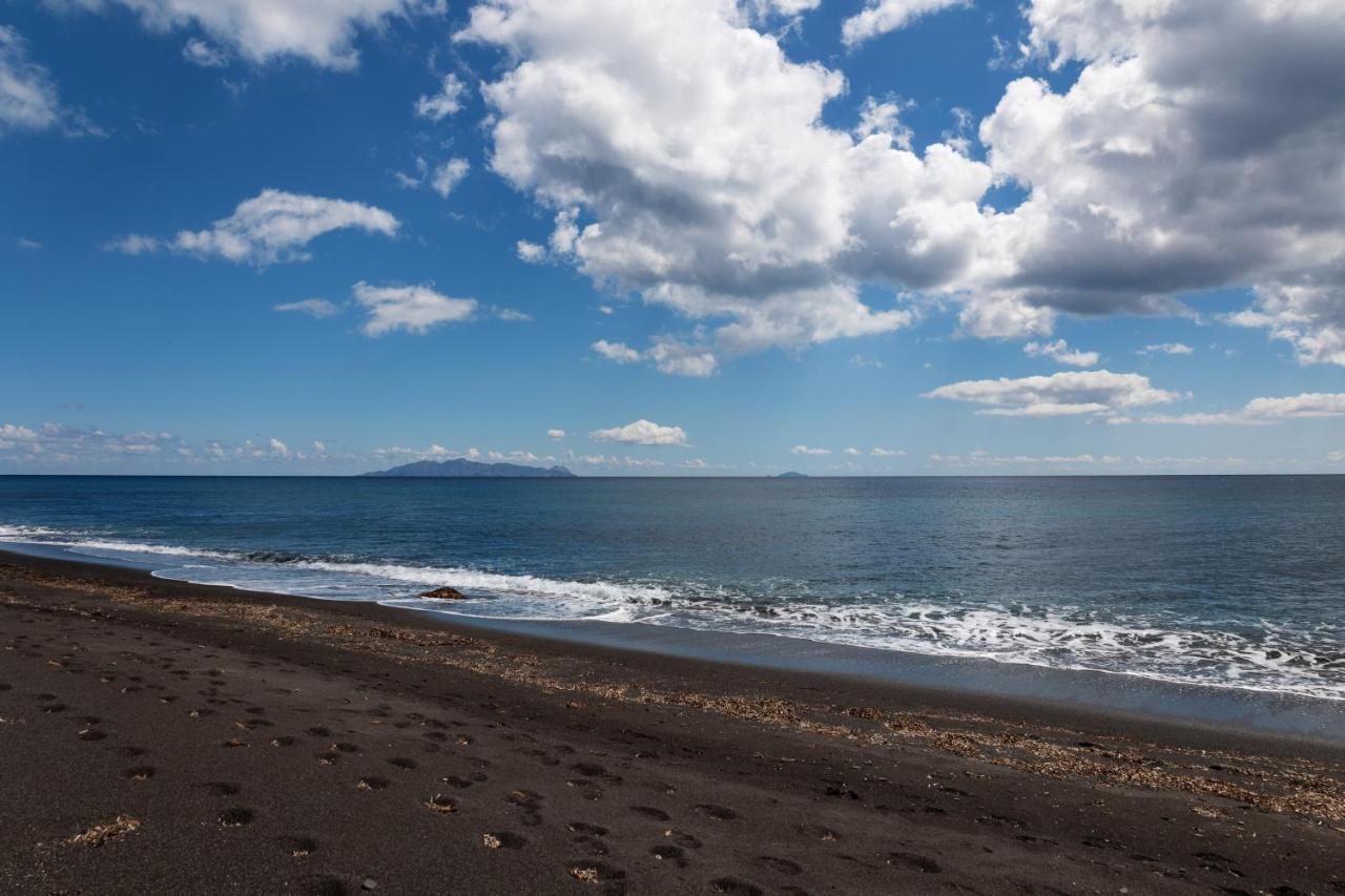 Отель Perissa Bay Экстерьер фото